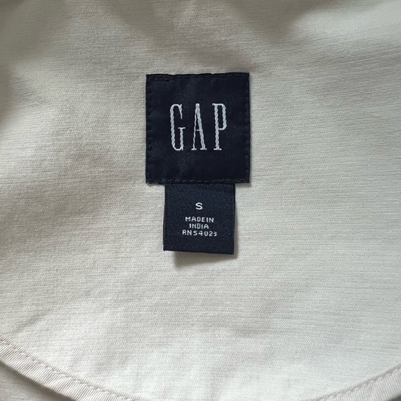 Gap size Small cream colored double breast 100% cotton long sleeve jacket. - Picture 7 of 9